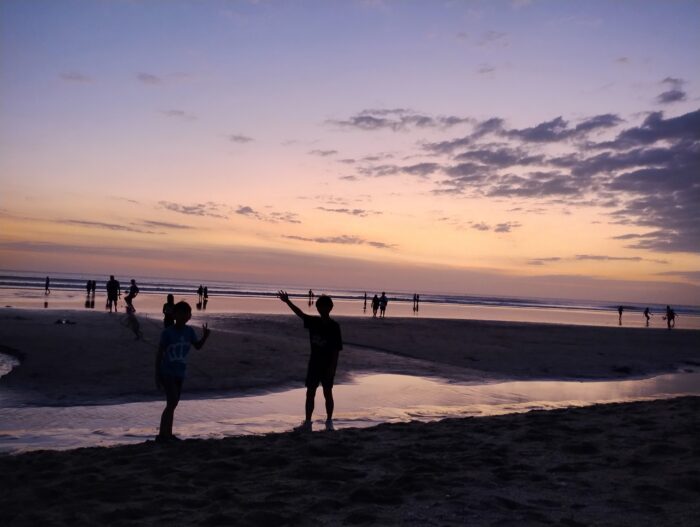 クタビーチの夕暮れ